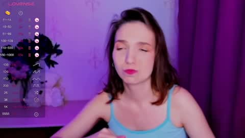 Snapshot of kindhazelhere_ chatting on 06/08/26, 01:33 Hazel online show from 06/08/26, 01:33