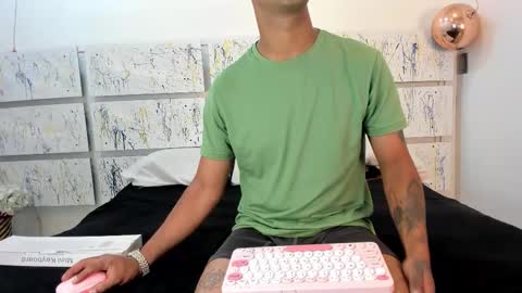 NIKKY AND MAIK online show from 12/21/25, 01:29