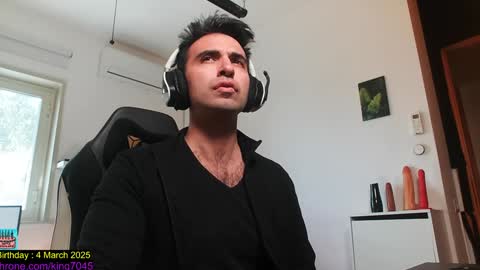 king7045 online show from 01/31/25, 10:52