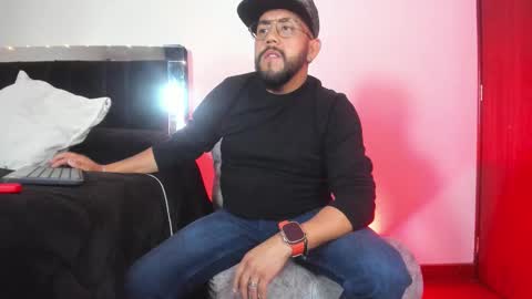 king_bear_25 online show from 03/04/26, 02:06