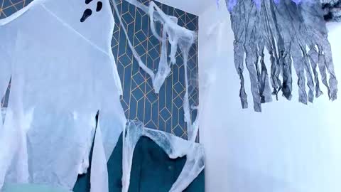 Angel Falconer online show from 10/23/25, 03:39