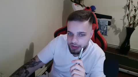 Snapshot of kingadonisss chatting on 10/18/25, 12:24 kingadonisss online show from 10/18/25, 12:24