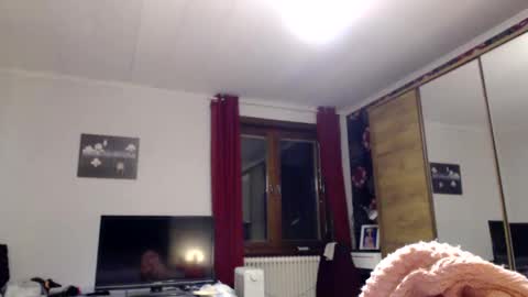 Snapshot of kingandprincess chatting on 01/31/25, 09:05 sexysexyhotwetpinkredpussy online show from 01/31/25, 09:05