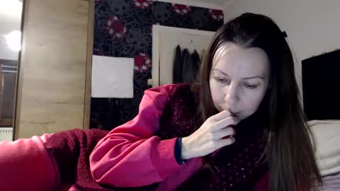 Snapshot of kingandprincess chatting on 11/27/25, 06:32 sexysexyhotwetpinkredpussy online show from 11/27/25, 06:32