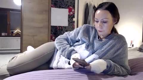 Snapshot of kingandprincess chatting on 12/15/25, 05:28 sexysexyhotwetpinkredpussy online show from 12/15/25, 05:28