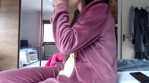 Snapshot of kingandprincess chatting on 05/31/26, 05:31 sexysexyhotwetpinkredpussy online show from 05/31/26, 05:31