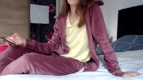 Snapshot of kingandprincess chatting on 05/31/26, 06:09 sexysexyhotwetpinkredpussy online show from 05/31/26, 06:09