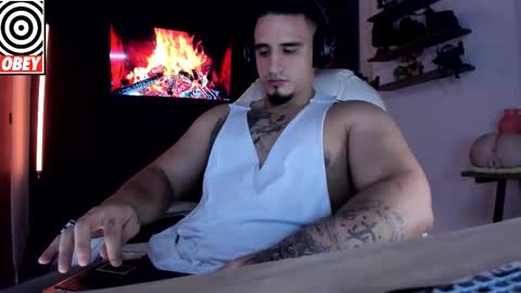 King Bear online show from 10/02/25, 12:17