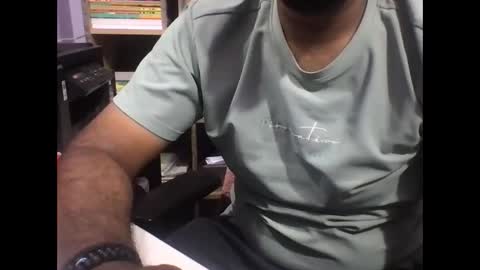 kingcobra_08 online show from 05/05/26, 11:18