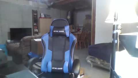 Snapshot of kingoffootfetish chatting on 12/17/24, 02:12 Master King Tommy online show from 12/17/24, 02:12