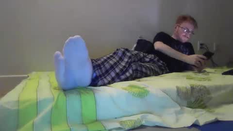 Snapshot of kingoffootfetish chatting on 02/13/25, 05:16 Master King Tommy online show from 02/13/25, 05:16