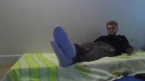 Snapshot of kingoffootfetish chatting on 02/15/25, 06:44 Master King Tommy online show from 02/15/25, 06:44