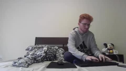 Snapshot of kingoffootfetish chatting on 03/12/25, 03:40 Master King Tommy online show from 03/12/25, 03:40