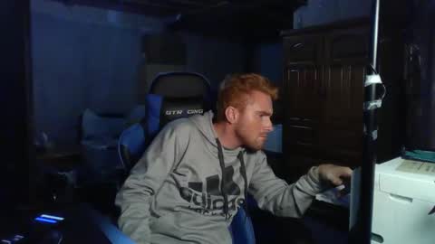 Snapshot of kingoffootfetish chatting on 10/19/25, 01:39 Master King Tommy online show from 10/19/25, 01:39