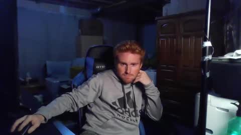 Snapshot of kingoffootfetish chatting on 10/20/25, 04:02 Master King Tommy online show from 10/20/25, 04:02