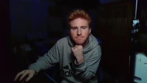 Snapshot of kingoffootfetish chatting on 12/18/25, 06:30 Master King Tommy online show from 12/18/25, 06:30