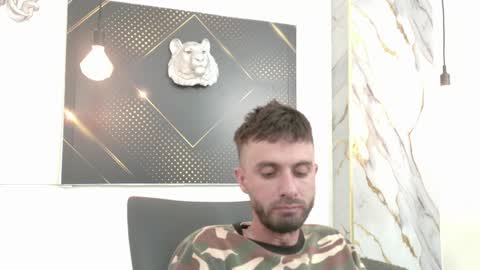 Snapshot of kingoftemptation chatting on 05/18/26, 04:18 KING online show from 05/18/26, 04:18