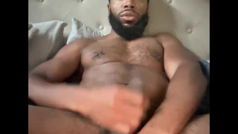 Snapshot of kingsling_00 chatting on 04/15/26, 12:01 kingsling_00 online show from 04/15/26, 12:01