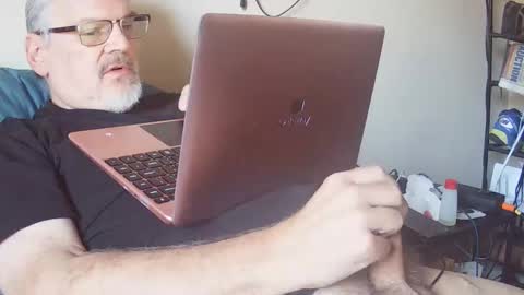 kingtongue10 online show from 11/23/25, 04:07