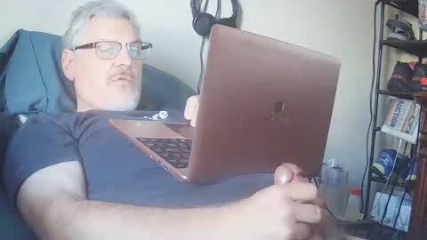 kingtongue10 online show from 01/13/26, 09:42