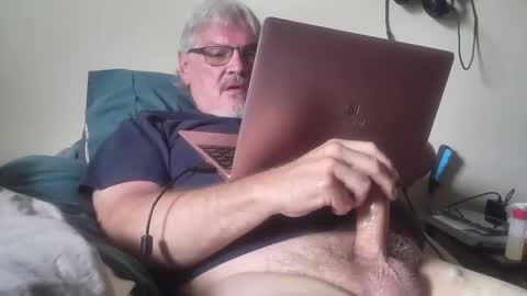 kingtongue10 online show from 04/27/26, 06:39