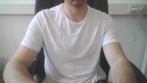 Max online show from 04/20/26, 02:09