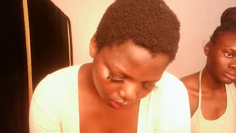 Lola online show from 09/25/25, 01:20