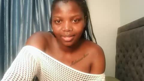 Lola online show from 04/11/26, 06:45