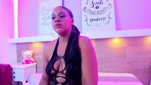 Thifanny  online show from 03/06/26, 12:01