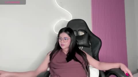 kinky yeyns online show from 04/25/26, 12:46