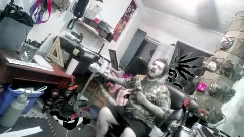 Snapshot of kinkybiguy14 chatting on 12/14/25, 10:42 Kinky Cassie online show from 12/14/25, 10:42