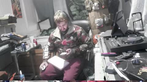 Snapshot of kinkybiguy14 chatting on 02/01/26, 11:25 Kinky Cassie online show from 02/01/26, 11:25