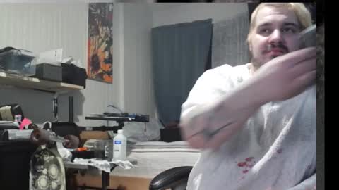 Snapshot of kinkybiguy14 chatting on 03/05/26, 04:30 Kinky Cassie online show from 03/05/26, 04:30