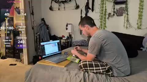 Snapshot of kinkybratab chatting on 08/04/26, 01:53 kinkybratab online show from 08/04/26, 01:53