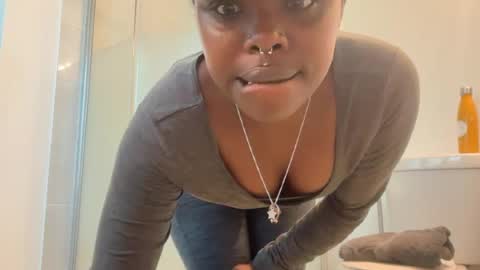 Snapshot of kinkycoupleinteracial chatting on 06/24/26, 12:48 interracialfacial online show from 06/24/26, 12:48
