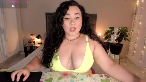 Snapshot of kinkyelise chatting on 06/08/26, 04:02 Jenny online show from 06/08/26, 04:02