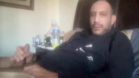 Snapshot of kinkyguy323232 chatting on 01/02/25, 12:02 Kinkyguy323232 online show from 01/02/25, 12:02