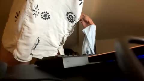 Snapshot of kinkyguy9883 chatting on 10/21/25, 07:53 kinkyguy9883 online show from 10/21/25, 07:53