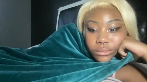 Bunniii online show from 02/08/25, 12:50