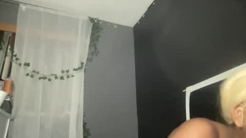 Bunniii online show from 02/10/25, 03:46