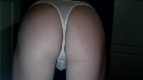 Snapshot of kinkyrisque chatting on 05/05/26, 01:30 Xoxxxo online show from 05/05/26, 01:30