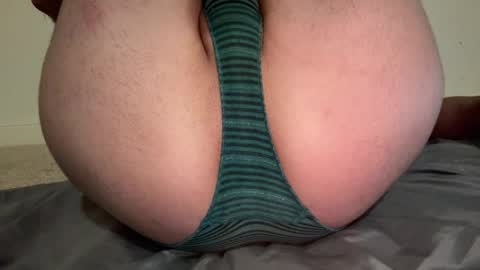 Snapshot of kinkyrisque chatting on 05/27/26, 02:30 Xoxxxo online show from 05/27/26, 02:30