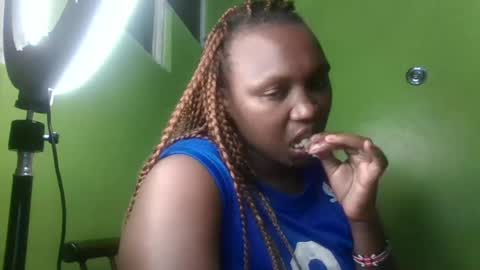 Snapshot of kinkyroey123 chatting on 07/20/26, 12:47 kinkyroey123 online show from 07/20/26, 12:47