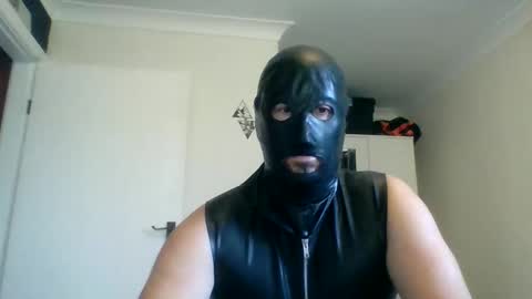 LatexKink online show from 10/31/25, 08:04