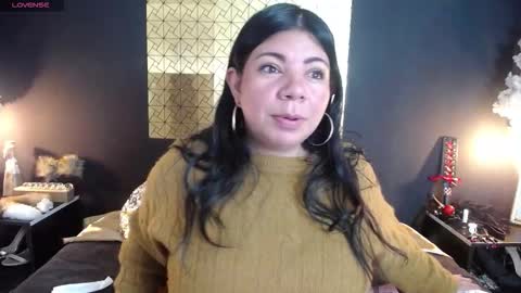 Snapshot of kinkyy_mom chatting on 03/18/26, 04:54 kinkyy_mom online show from 03/18/26, 04:54