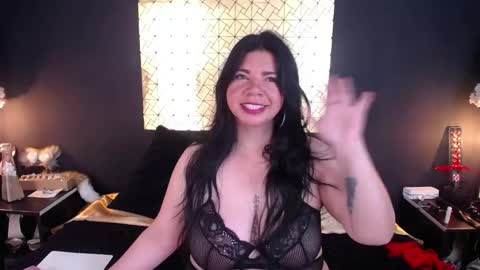 Snapshot of kinkyy_mom chatting on 05/05/26, 04:04 kinkyy_mom online show from 05/05/26, 04:04