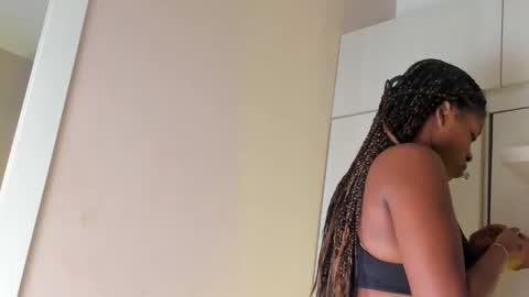 M A R A  online show from 02/13/26, 12:01