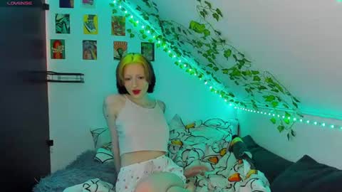 Snapshot of kira__cutie chatting on 07/30/26, 08:46 Kira online show from 07/30/26, 08:46
