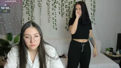 kira_and_krisi online show from 05/02/26, 12:10