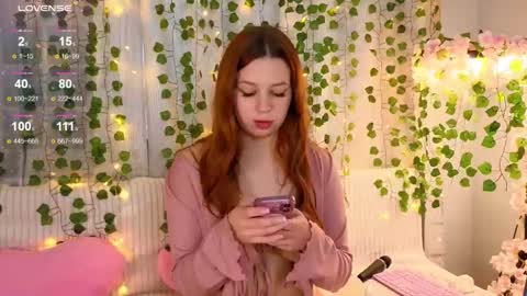 Kira Briis online show from 11/26/25, 10:49